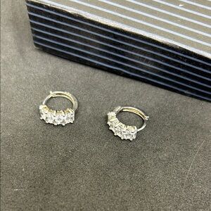 925 Huggies Hoop Silver Earrings 5 rectangular Cut Clear Stones